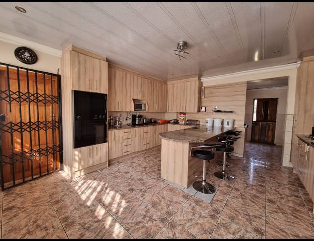 3 BEDROOM APARTMENT BLOCK FOR SALE IN SONLAND PARK